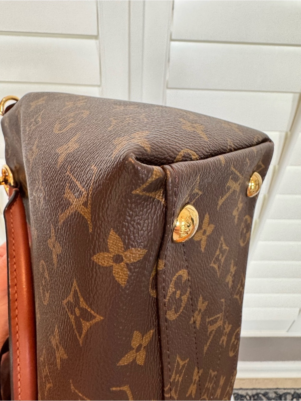 Louis Vuitton Brown Monogram with Black V-Panel Shoulder Bag - Picture 3 of 14